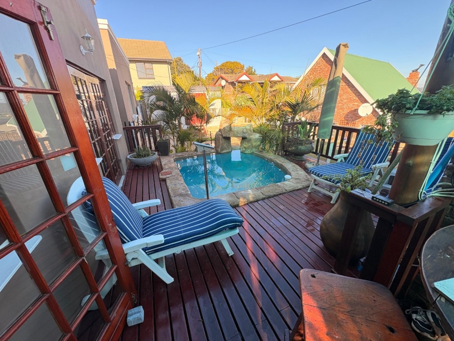 4 Bedroom Property for Sale in Fraaiuitsig Western Cape